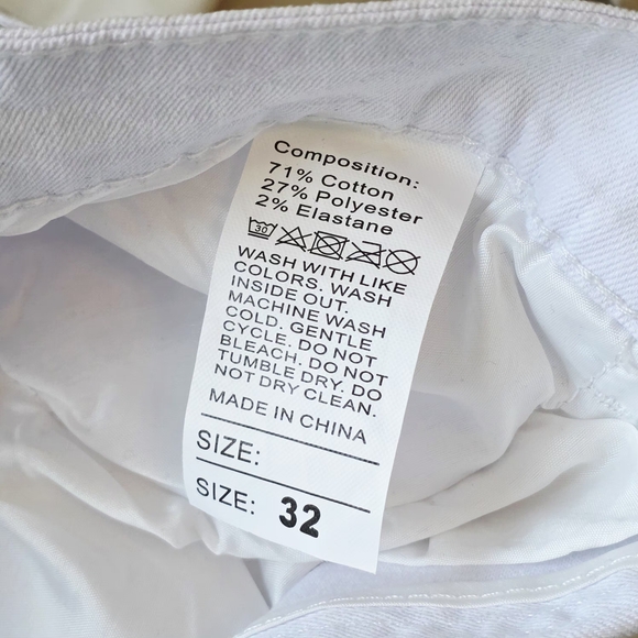 32x28 White Distressed Jeans - Picture 6 of 6